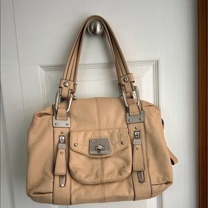 B. Makowsky Cream Leather Shoulder Bag